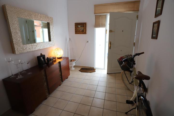 CASA CONSTRUIDA EN 2007 CON 2 VIVIENDAS INDEPENDIENTES Y GARAJE. photo 0