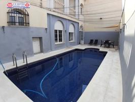 Casa a estrenar con 277 m2 de parcela, 5 dormitorios, 3 baños completos, garaje y piscina privada. photo 0