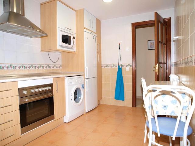 PISO DE DOS DORMITORIOS, 2 BAÑOS, COCINA CON LAVADERO Y SALÓN CON TERRAZA, ASCENSOR, JUNTO A C- GOYA photo 0