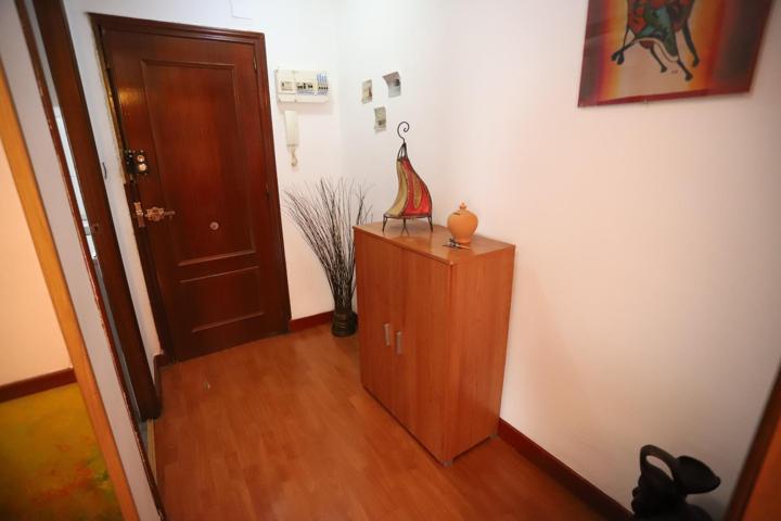 PISO EN RENTABILIDAD DE DOS DORMITORIOS REFORMADO UBICADO EN PASEO CERVANTES. photo 0