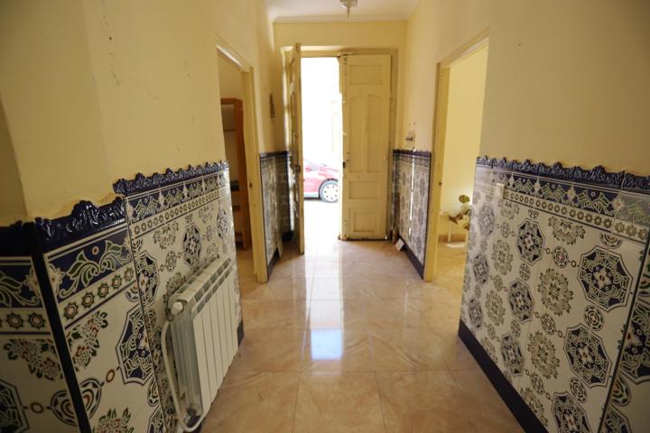 CASA CON 178 m2 DE PARCELA Y 8,5 m DE FACHADA UBICADA PRÓXIMA A LOS JUZGADOS Y STA MARÍA photo 0