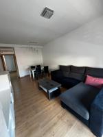 Excelente vivienda seminueva y amueblada con 2 dormitorios, 2 baños, armarios empotrados y trastero photo 0