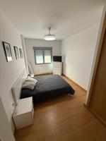 Excelente vivienda seminueva y amueblada con 2 dormitorios, 2 baños, armarios empotrados y trastero photo 0