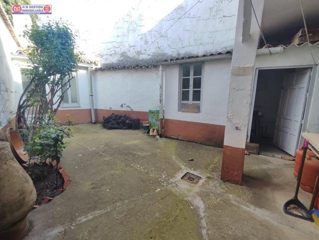 CASA JUNTO A BIBLIOTECA, 2 PLANTAS CON DIVISIÓN HORIZONTAL, PATIO DE 45 METROS, SUELOS HIDRÁULICOS photo 0