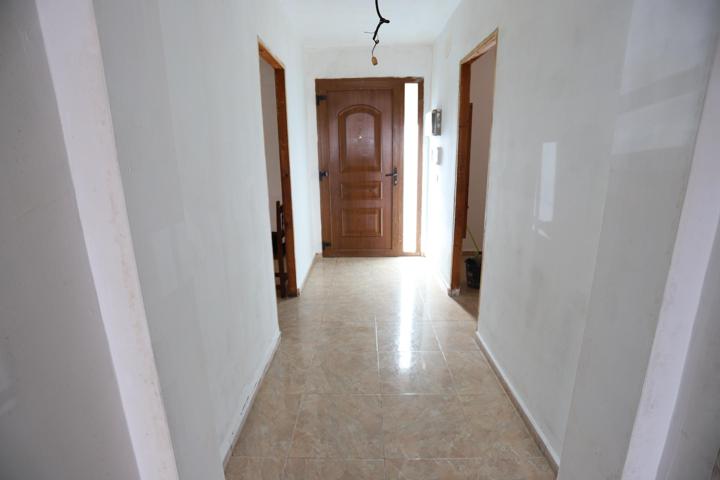 CASA EN PLANTA BAJA PARCIALMENTE REFORMADA SOBRE PARCELA DE 340 m2 Y FACHADA A DOS CALLES photo 0