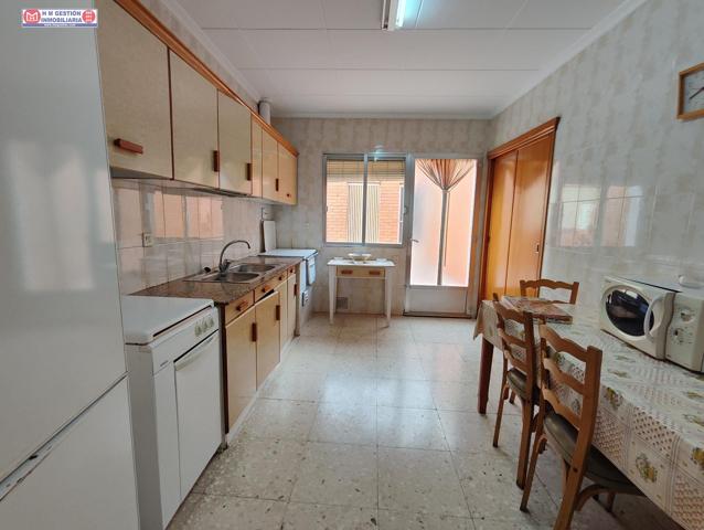 CASA JUNTO A PLAZA DE ESPAÑA DE 170 METROS DE PARCELA CON 2 PATIOS photo 0