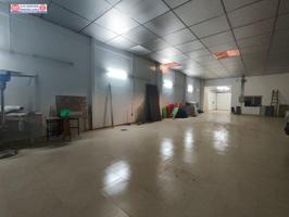 NAVE JUNTO A CONVENTO SANTA CLARA DE 350 METROS CON PUERTA AUTOMÁTICA, BAÑOS Y LUZ TRIFÁSICA photo 0
