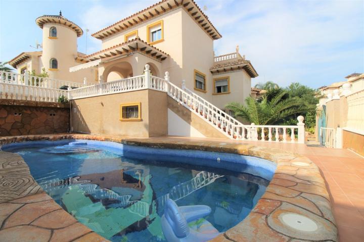 Villa en la Zenia con piscina privada photo 0