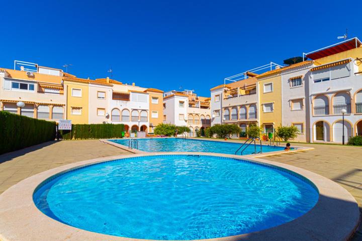 Bungalow en planta baja en El Paraíso, Torrevieja photo 0