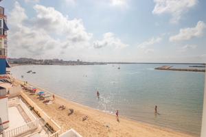 Apartamento en Primera Línea de Playa en Torrevieja – Vistas Panorámicas al Mar photo 0