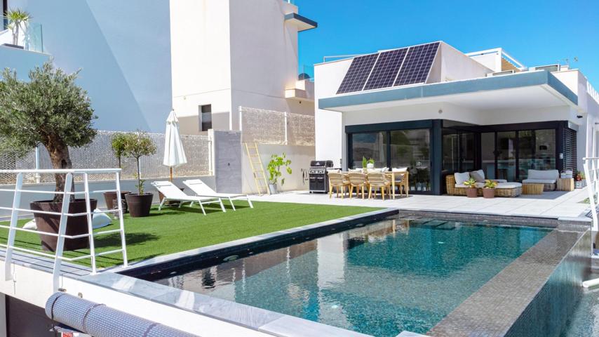 Villa exclusiva en San Miguel de Salinas photo 0