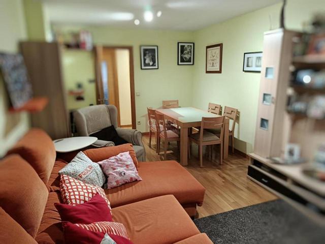 AMPLIO Y BONITO PISO EN VENTA EN CASTELLANOS DE MORISCOS. REF 10520 photo 0