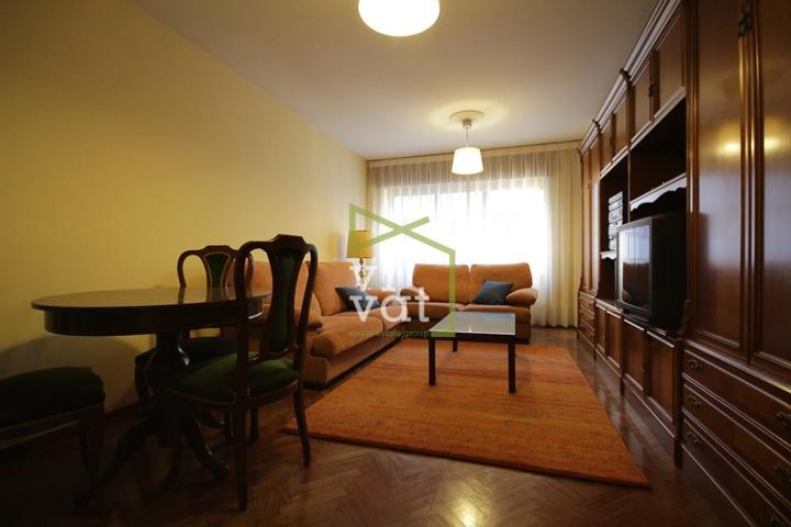 Piso en venta en Oviedo de 86 m2 photo 0