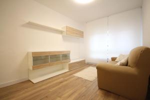 Piso en alquiler en Oviedo de 79 m2 photo 0