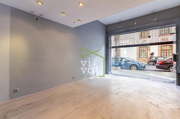 Local en venta en Oviedo de 58 m2 photo 0