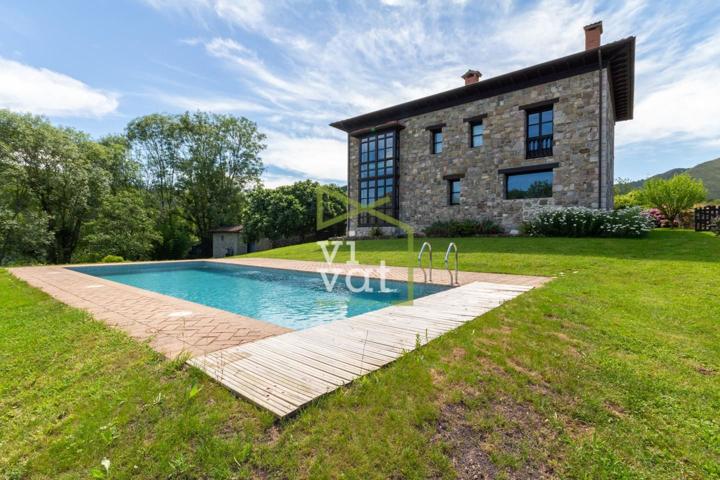 Chalet con piscina y vistas en Cangas de Onís, Oviedo (Asturias, España) photo 0