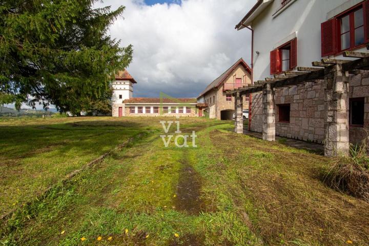 Conjunto residencial en venta en Oviedo (Asturias, España) photo 0