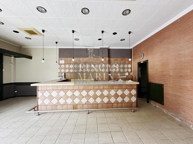 Local Comercial en Plaça Francesc Macià photo 0