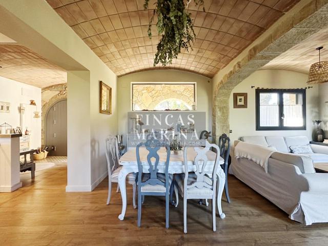 Armonía Natural: Una Residencia Única en Begues photo 0