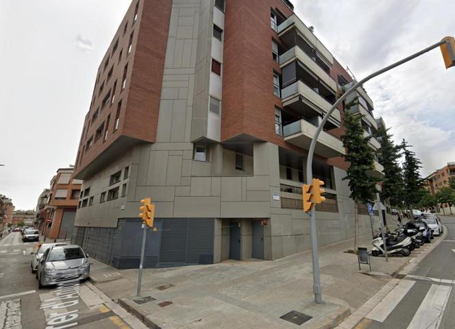 Plazas de parking en Calle Antoni Gaudi, 107 photo 0