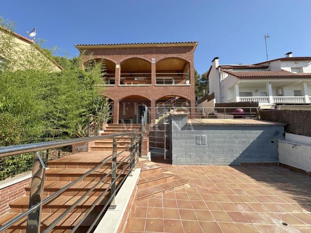 Espectacular casa con vistas al mar y la montaña en Albarrosa, Viladecans photo 0