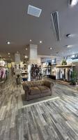 Tienda de ropa con clientela consolidada en traspaso – Castelldefels photo 0