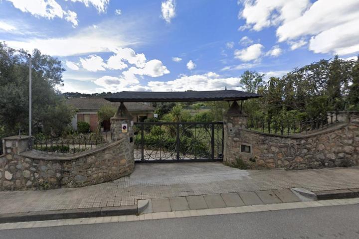 Casa a reformar con gran parcela en Corbera de Llobregat – Calle Mozart photo 0