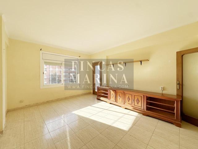 Piso alto con ascensor y balcón en Avenida Diagonal de Gavà photo 0