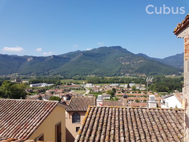 Casa En venta en La Vall d'en Bas photo 0