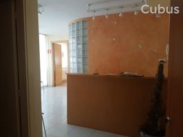 Oficina En venta en Olot photo 0