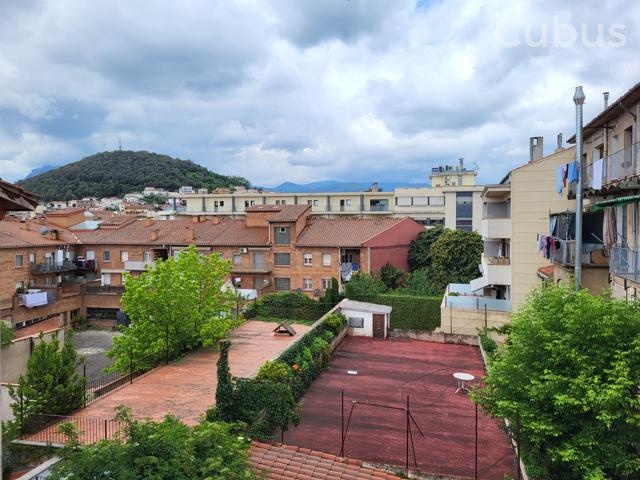 Casa En venta en Olot photo 0