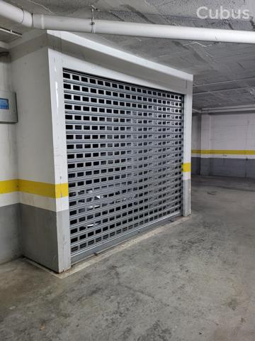 Parking Subterráneo En venta en Olot photo 0