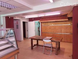 Local En venta en Olot photo 0