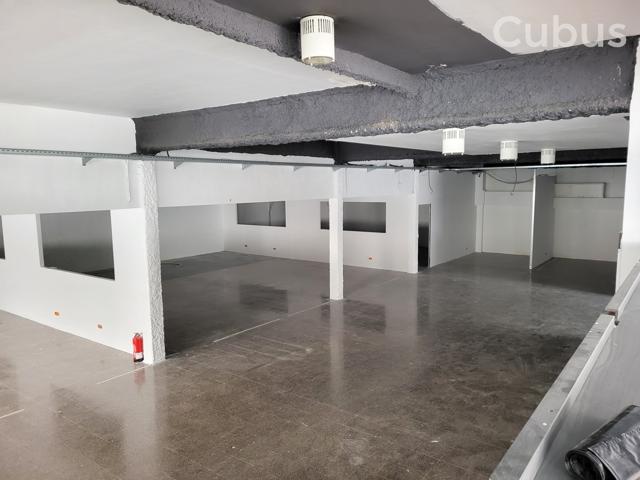Local En venta en Olot photo 0