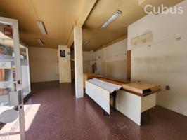 Local En venta en Olot photo 0