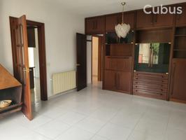 Unifamiliar Separadas En venta en Olot photo 0