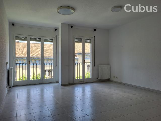 Piso En venta en Olot photo 0