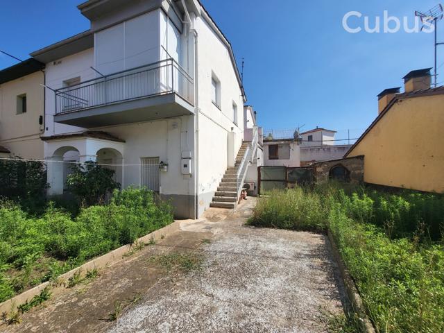 Unifamiliar Separadas En venta en Olot photo 0