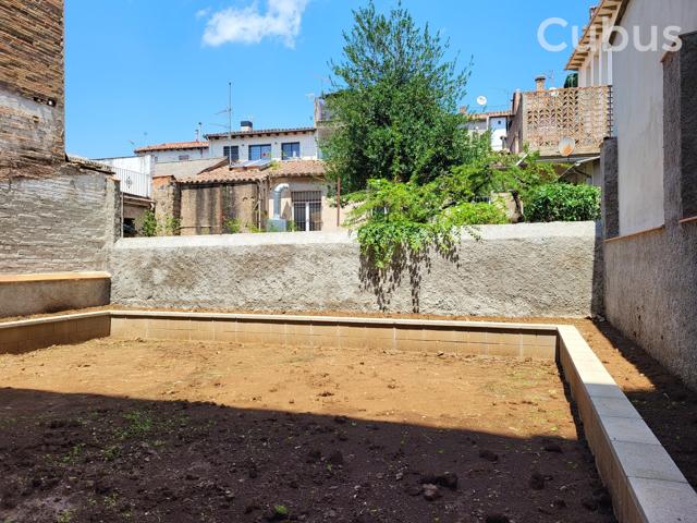 Piso En venta en Olot photo 0