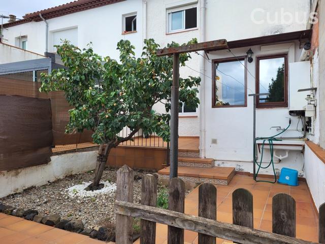 Unifamiliar Pareada En venta en Olot photo 0