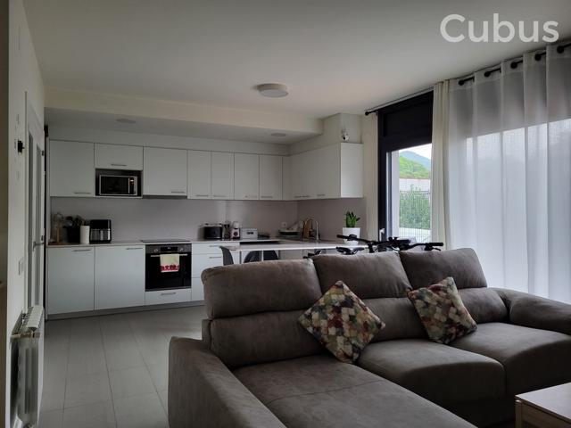 Piso En venta en Olot photo 0