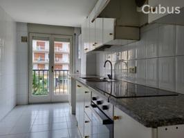 Piso En venta en Olot photo 0