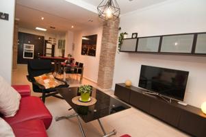 Exclusiva vivienda que combina elegancia, confort y practicidad en cada rincón. photo 0