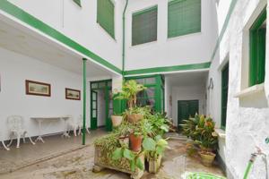 Vivienda histórica con fachada protegida en el corazón de Alfacar photo 0