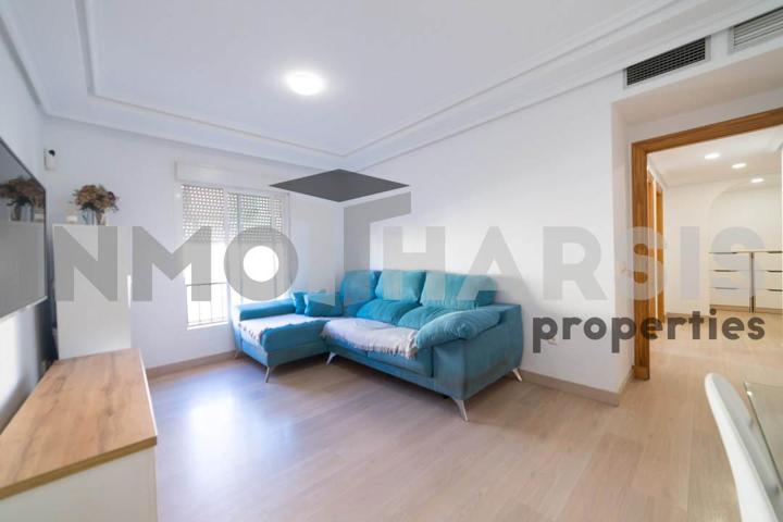 SE VENDE APARTAMENTO ALMERIA photo 0