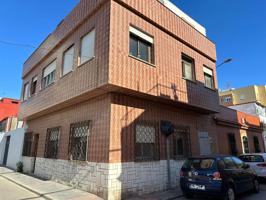 Casa independiente en el centro de La Línea, Cádiz photo 0