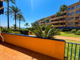Apartamento con vistas al mar en segunda línea de playa, Manilva Costa photo 0