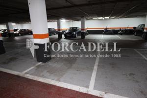 Plaza de parking en venta en Diputació con Viladomat en el Eixample Esquerra Barcelona. photo 0