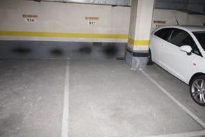 Plaza de parking en venta en Travessera de les Corts, Barcelona photo 0