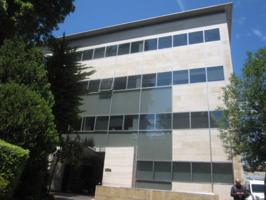 Edificios de oficinas con amplias zonas ajardinadas en Cornellà. Cod. 3979 photo 0